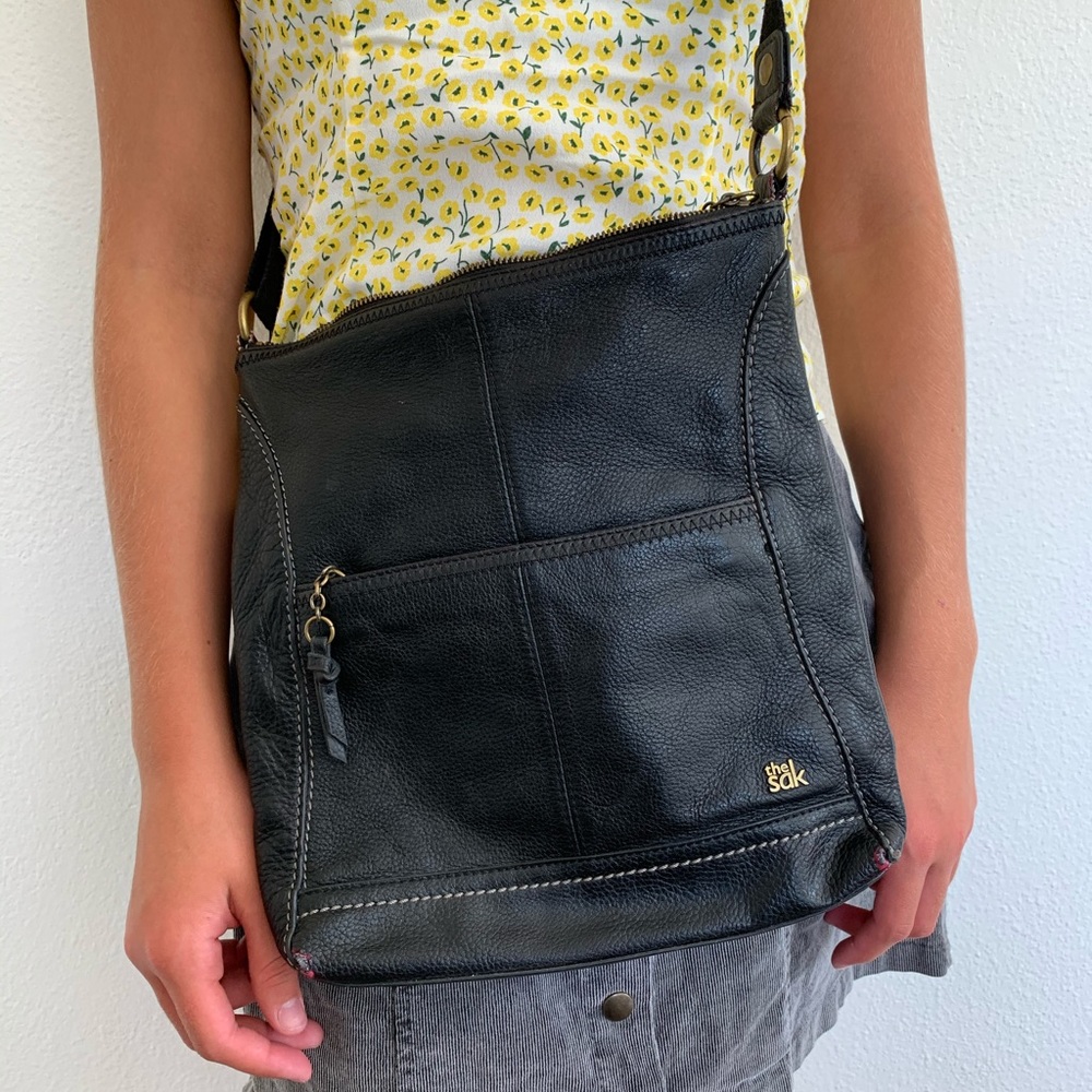The Sak Black Leather Crossbody Shoulder Purse Bag